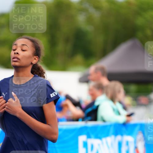 30.08.2026 - Elbe Triathlon Hamburg LAZAROV Photography http://msf.ph/oto/10071804 30.08.2026 13:06:06 Ziel 1767 meine-sportfotos.de