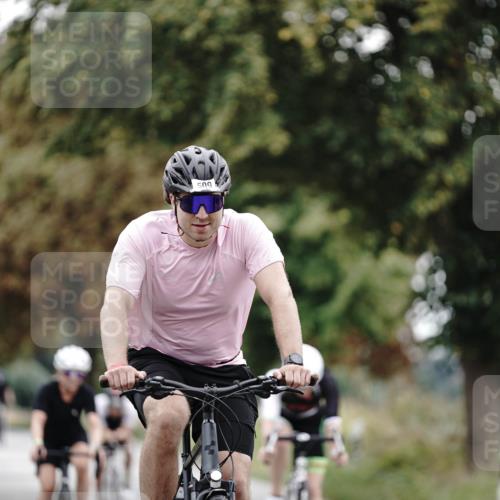 30.08.2026 - Elbe Triathlon Hamburg Michael Burmester http://msf.ph/oto/10071805 30.08.2026 10:08:36 Radfahren 500, 509, 676, 686, 736, 834, 889, 908 meine-sportfotos.de