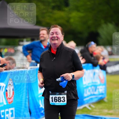 30.08.2026 - Elbe Triathlon Hamburg LAZAROV Photography http://msf.ph/oto/10071813 30.08.2026 13:06:15 Ziel 1683, 1766, 1782 meine-sportfotos.de