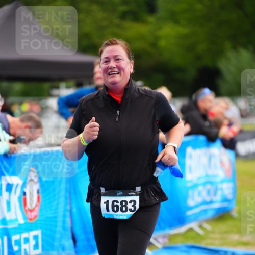 30.08.2026 - Elbe Triathlon Hamburg LAZAROV Photography http://msf.ph/oto/10071815 30.08.2026 13:06:15 Ziel 1683, 1766, 1782 meine-sportfotos.de