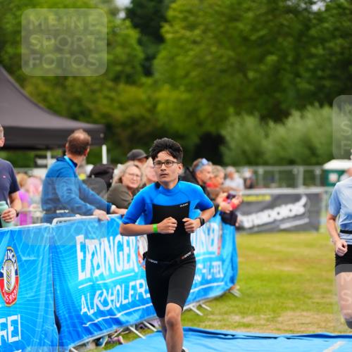 30.08.2026 - Elbe Triathlon Hamburg LAZAROV Photography http://msf.ph/oto/10071830 30.08.2026 13:06:20 Ziel 1766, 1782 meine-sportfotos.de