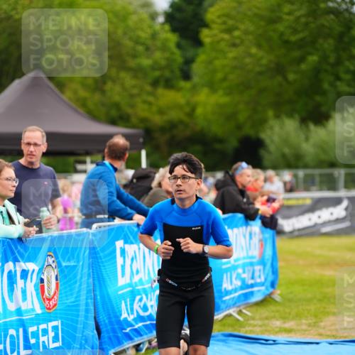 30.08.2026 - Elbe Triathlon Hamburg LAZAROV Photography http://msf.ph/oto/10071834 30.08.2026 13:06:20 Ziel 1766, 1782 meine-sportfotos.de