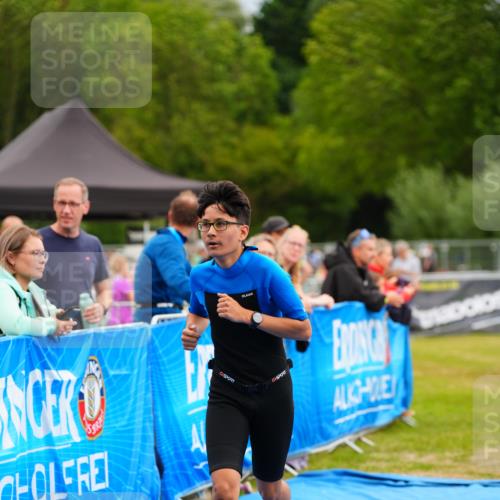 30.08.2026 - Elbe Triathlon Hamburg LAZAROV Photography http://msf.ph/oto/10071836 30.08.2026 13:06:20 Ziel 1766, 1782 meine-sportfotos.de