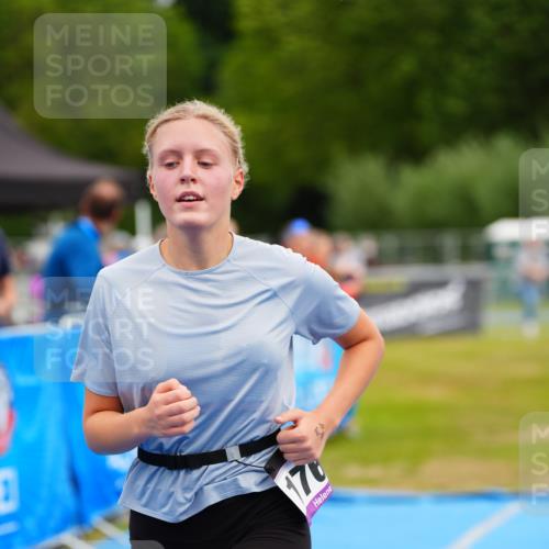 30.08.2026 - Elbe Triathlon Hamburg LAZAROV Photography http://msf.ph/oto/10071848 30.08.2026 13:06:22 Ziel 1766, 1782 meine-sportfotos.de