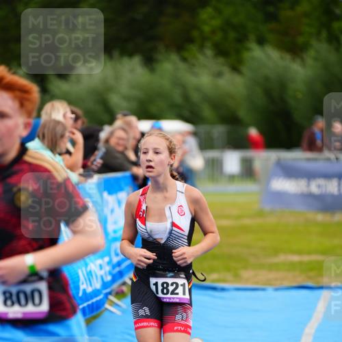 30.08.2026 - Elbe Triathlon Hamburg LAZAROV Photography http://msf.ph/oto/10071869 30.08.2026 13:07:06 Ziel 1800, 1821 meine-sportfotos.de