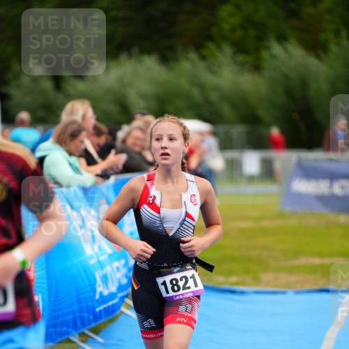 30.08.2026 - Elbe Triathlon Hamburg LAZAROV Photography http://msf.ph/oto/10071872 30.08.2026 13:07:06 Ziel 1800, 1821 meine-sportfotos.de