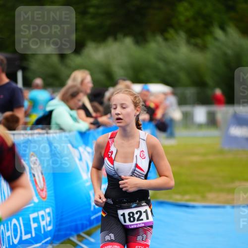 30.08.2026 - Elbe Triathlon Hamburg LAZAROV Photography http://msf.ph/oto/10071876 30.08.2026 13:07:07 Ziel 1800, 1821 meine-sportfotos.de