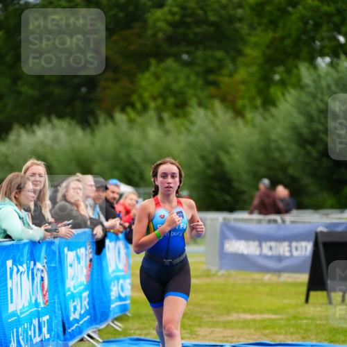 30.08.2026 - Elbe Triathlon Hamburg LAZAROV Photography http://msf.ph/oto/10071886 30.08.2026 13:07:22 Ziel 1815 meine-sportfotos.de