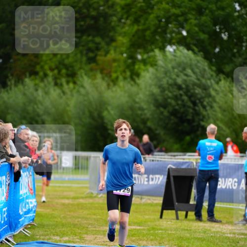 30.08.2026 - Elbe Triathlon Hamburg LAZAROV Photography http://msf.ph/oto/10071901 30.08.2026 13:07:37 Ziel 1729, 1778 meine-sportfotos.de