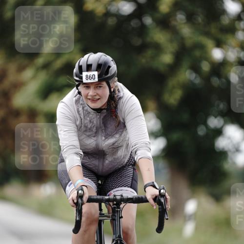 30.08.2026 - Elbe Triathlon Hamburg Michael Burmester http://msf.ph/oto/10071902 30.08.2026 10:09:22 Radfahren 443, 632, 860, 861 meine-sportfotos.de