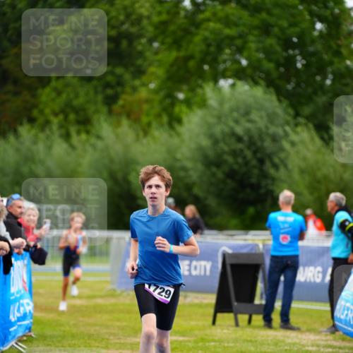 30.08.2026 - Elbe Triathlon Hamburg LAZAROV Photography http://msf.ph/oto/10071908 30.08.2026 13:07:38 Ziel 1729, 1778 meine-sportfotos.de