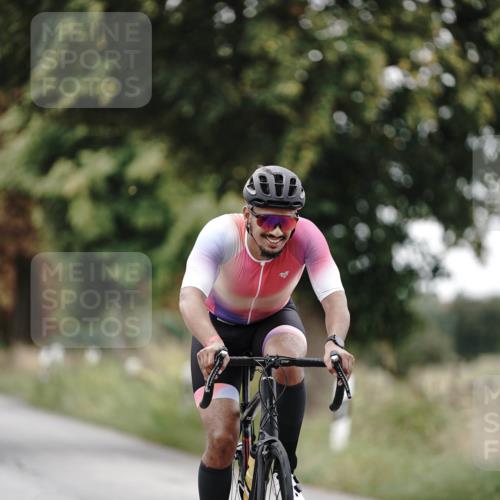 30.08.2026 - Elbe Triathlon Hamburg Michael Burmester http://msf.ph/oto/10071910 30.08.2026 10:09:27 Radfahren 632, 867 meine-sportfotos.de