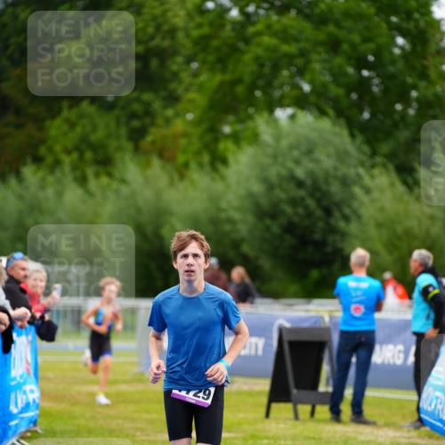 30.08.2026 - Elbe Triathlon Hamburg LAZAROV Photography http://msf.ph/oto/10071912 30.08.2026 13:07:38 Ziel 1729, 1778 meine-sportfotos.de