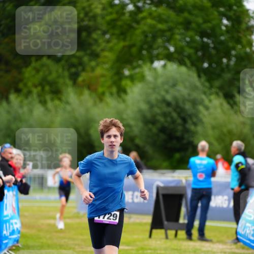 30.08.2026 - Elbe Triathlon Hamburg LAZAROV Photography http://msf.ph/oto/10071914 30.08.2026 13:07:39 Ziel 1729, 1778 meine-sportfotos.de
