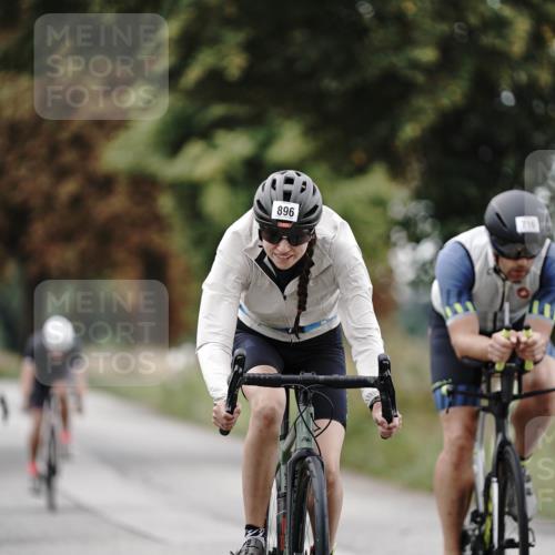 30.08.2026 - Elbe Triathlon Hamburg Michael Burmester http://msf.ph/oto/10071918 30.08.2026 10:09:42 Radfahren 693, 716, 811, 896, 929, 1897 meine-sportfotos.de