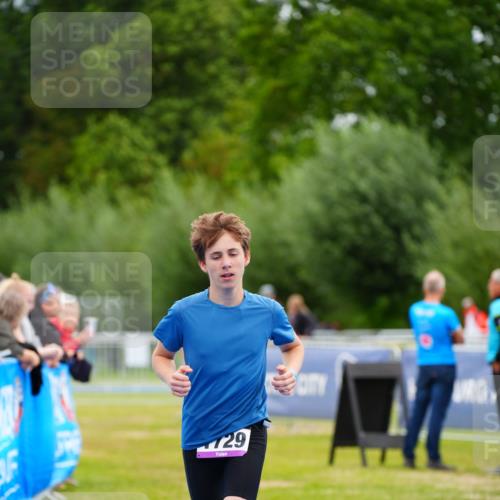30.08.2026 - Elbe Triathlon Hamburg LAZAROV Photography http://msf.ph/oto/10071924 30.08.2026 13:07:39 Ziel 1729, 1778 meine-sportfotos.de