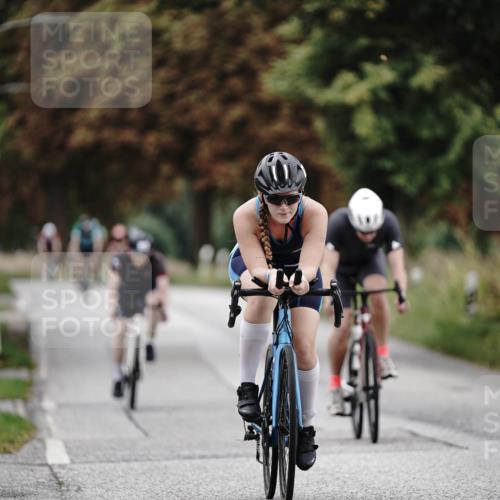 30.08.2026 - Elbe Triathlon Hamburg Michael Burmester http://msf.ph/oto/10071927 30.08.2026 10:09:44 Radfahren 693, 716, 811, 828, 896, 929, 1897 meine-sportfotos.de