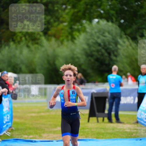 30.08.2026 - Elbe Triathlon Hamburg LAZAROV Photography http://msf.ph/oto/10071938 30.08.2026 13:07:43 Ziel 1729, 1778 meine-sportfotos.de