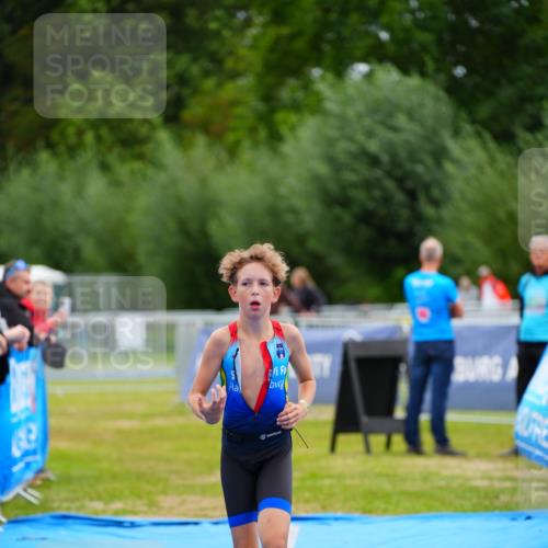 30.08.2026 - Elbe Triathlon Hamburg LAZAROV Photography http://msf.ph/oto/10071941 30.08.2026 13:07:43 Ziel 1729, 1778 meine-sportfotos.de