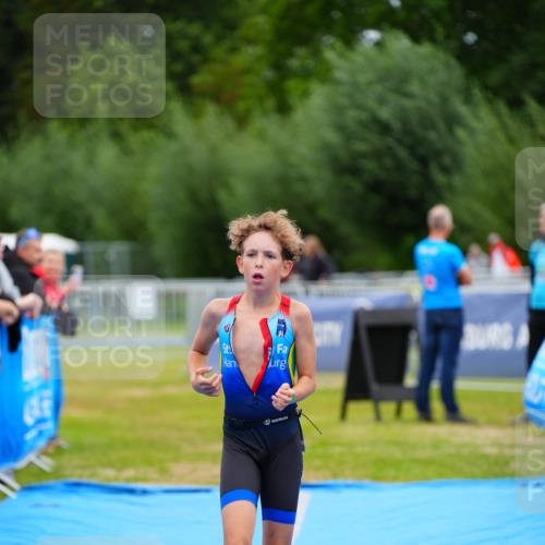 30.08.2026 - Elbe Triathlon Hamburg LAZAROV Photography http://msf.ph/oto/10071947 30.08.2026 13:07:44 Ziel 1778 meine-sportfotos.de