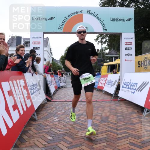 30.08.2026 - Blankeneser Heldenlauf Lena Gebhardt http://msf.ph/oto/10071981 30.08.2026 10:13:06 Ziel 1729, 5419, 5448 meine-sportfotos.de