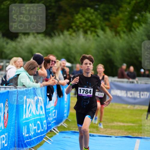 30.08.2026 - Elbe Triathlon Hamburg LAZAROV Photography http://msf.ph/oto/10071996 30.08.2026 13:09:20 Ziel 1777, 1784, 1828 meine-sportfotos.de