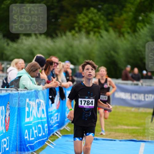 30.08.2026 - Elbe Triathlon Hamburg LAZAROV Photography http://msf.ph/oto/10071999 30.08.2026 13:09:20 Ziel 1777, 1784, 1828 meine-sportfotos.de