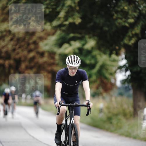 30.08.2026 - Elbe Triathlon Hamburg Michael Burmester http://msf.ph/oto/10072027 30.08.2026 10:10:41 Radfahren 419, 462, 541, 658, 849, 856, 911, 933, 960 meine-sportfotos.de