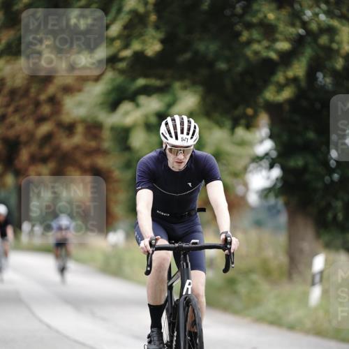 30.08.2026 - Elbe Triathlon Hamburg Michael Burmester http://msf.ph/oto/10072032 30.08.2026 10:10:41 Radfahren 419, 462, 541, 658, 849, 856, 911, 933, 960 meine-sportfotos.de