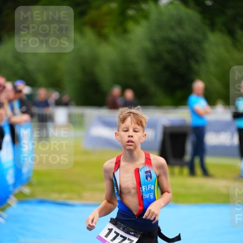 30.08.2026 - Elbe Triathlon Hamburg LAZAROV Photography http://msf.ph/oto/10072036 30.08.2026 13:09:25 Ziel 1777, 1828 meine-sportfotos.de
