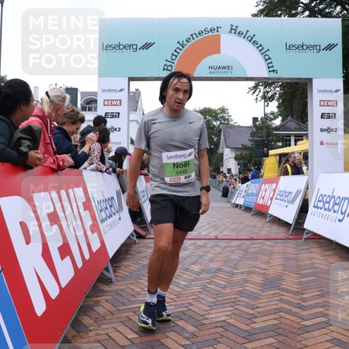 30.08.2026 - Blankeneser Heldenlauf Lena Gebhardt http://msf.ph/oto/10072037 30.08.2026 10:13:12 Ziel 5419, 5448 meine-sportfotos.de