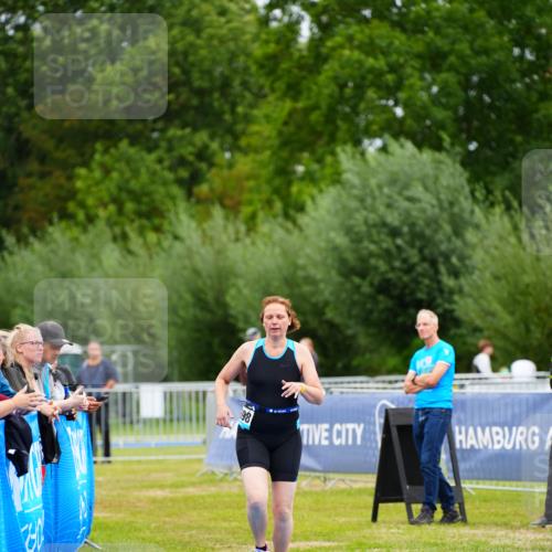 30.08.2026 - Elbe Triathlon Hamburg LAZAROV Photography http://msf.ph/oto/10072047 30.08.2026 13:10:34 Ziel 1698 meine-sportfotos.de