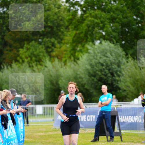 30.08.2026 - Elbe Triathlon Hamburg LAZAROV Photography http://msf.ph/oto/10072050 30.08.2026 13:10:35 Ziel 1698 meine-sportfotos.de