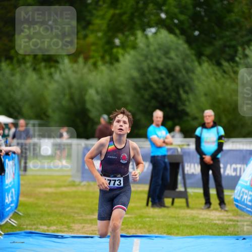 30.08.2026 - Elbe Triathlon Hamburg LAZAROV Photography http://msf.ph/oto/10072084 30.08.2026 13:10:49 Ziel 1773 meine-sportfotos.de