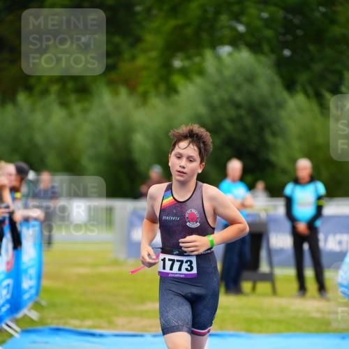 30.08.2026 - Elbe Triathlon Hamburg LAZAROV Photography http://msf.ph/oto/10072093 30.08.2026 13:10:50 Ziel 1773 meine-sportfotos.de