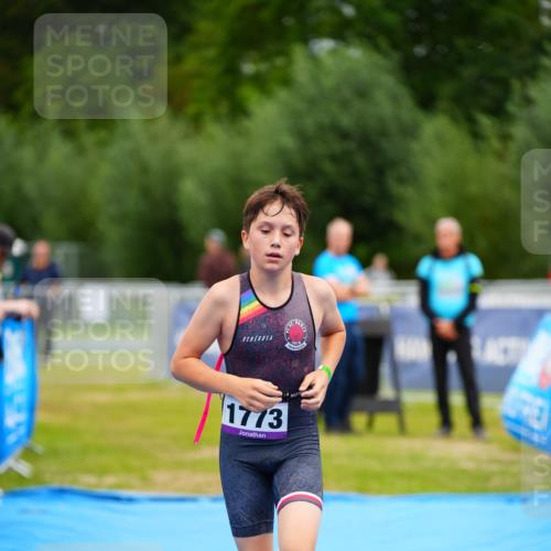 30.08.2026 - Elbe Triathlon Hamburg LAZAROV Photography http://msf.ph/oto/10072096 30.08.2026 13:10:50 Ziel 1773 meine-sportfotos.de