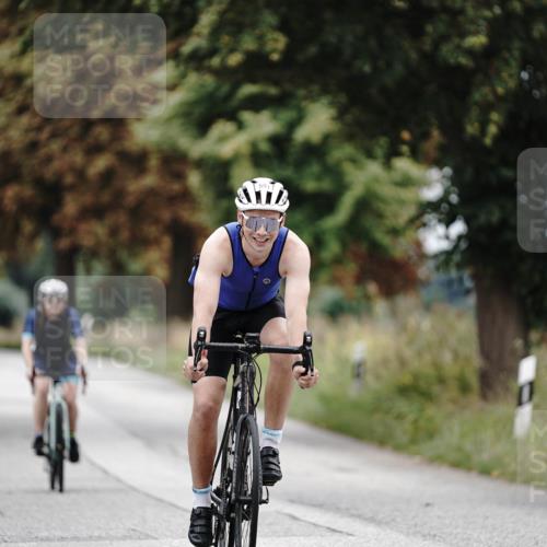 30.08.2026 - Elbe Triathlon Hamburg Michael Burmester http://msf.ph/oto/10072101 30.08.2026 10:11:18 Radfahren 364, 581, 633, 836, 920, 927 meine-sportfotos.de