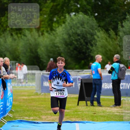 30.08.2026 - Elbe Triathlon Hamburg LAZAROV Photography http://msf.ph/oto/10072114 30.08.2026 13:13:45 Ziel 1793 meine-sportfotos.de