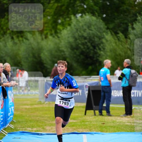 30.08.2026 - Elbe Triathlon Hamburg LAZAROV Photography http://msf.ph/oto/10072116 30.08.2026 13:13:45 Ziel 1793 meine-sportfotos.de