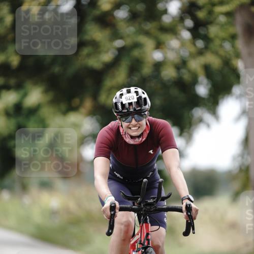 30.08.2026 - Elbe Triathlon Hamburg Michael Burmester http://msf.ph/oto/10072119 30.08.2026 10:11:23 Radfahren 621, 713, 741, 836, 920 meine-sportfotos.de