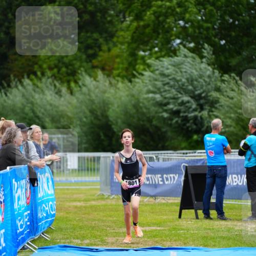 30.08.2026 - Elbe Triathlon Hamburg LAZAROV Photography http://msf.ph/oto/10072134 30.08.2026 13:14:08 Ziel 1801 meine-sportfotos.de