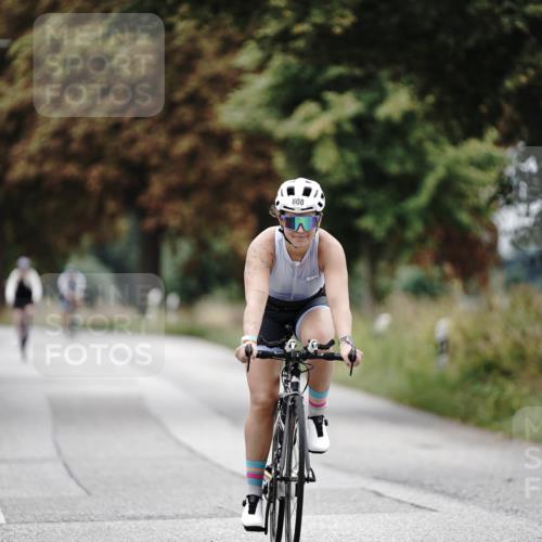 30.08.2026 - Elbe Triathlon Hamburg Michael Burmester http://msf.ph/oto/10072140 30.08.2026 10:11:34 Radfahren 557, 808 meine-sportfotos.de