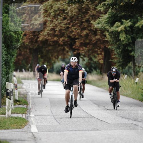 30.08.2026 - Elbe Triathlon Hamburg Michael Burmester http://msf.ph/oto/10072183 30.08.2026 10:12:09 Radfahren 400, 665, 698, 710, 757, 853 meine-sportfotos.de