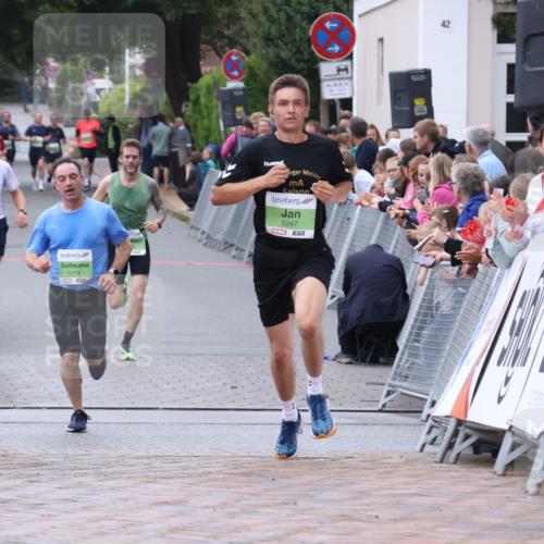 30.08.2026 - Blankeneser Heldenlauf Lena Gebhardt http://msf.ph/oto/10072204 30.08.2026 10:14:00 Ziel 5247, 5303, 5749 meine-sportfotos.de