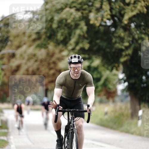 30.08.2026 - Elbe Triathlon Hamburg Michael Burmester http://msf.ph/oto/10072215 30.08.2026 10:12:30 Radfahren 437, 569, 734, 902, 939, 976 meine-sportfotos.de