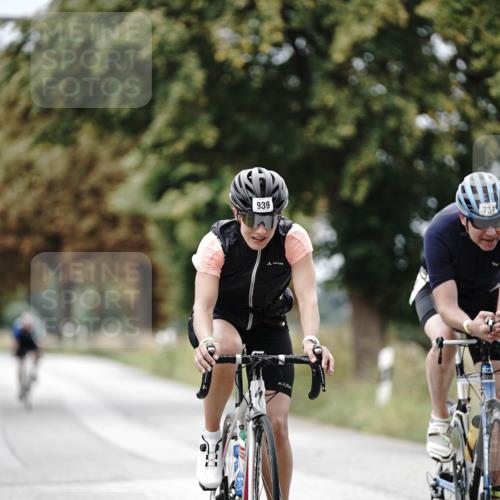 30.08.2026 - Elbe Triathlon Hamburg Michael Burmester http://msf.ph/oto/10072218 30.08.2026 10:12:33 Radfahren 569, 648, 734, 939 meine-sportfotos.de