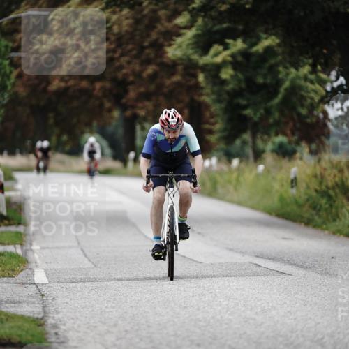 30.08.2026 - Elbe Triathlon Hamburg Michael Burmester http://msf.ph/oto/10072221 30.08.2026 10:12:37 Radfahren 648, 779 meine-sportfotos.de