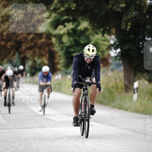 30.08.2026 - Elbe Triathlon Hamburg Michael Burmester http://msf.ph/oto/10072236 30.08.2026 10:12:53 Radfahren 537, 657, 664, 669, 722, 813 meine-sportfotos.de