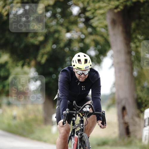 30.08.2026 - Elbe Triathlon Hamburg Michael Burmester http://msf.ph/oto/10072238 30.08.2026 10:12:54 Radfahren 537, 657, 664, 669, 722, 813 meine-sportfotos.de
