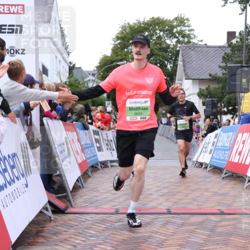 30.08.2026 - Blankeneser Heldenlauf Lena Gebhardt http://msf.ph/oto/10072317 30.08.2026 10:14:21 Ziel 5151, 5270, 5471, 5620, 5828 meine-sportfotos.de